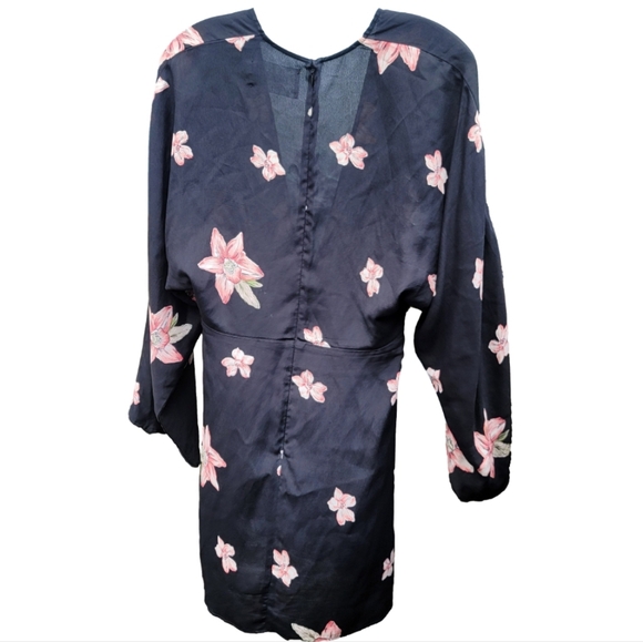 EUC Reformation Misha Floral Pocket Dress - Picture 6 of 9